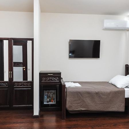 Dvin Hotel パヴロダル エクステリア 写真