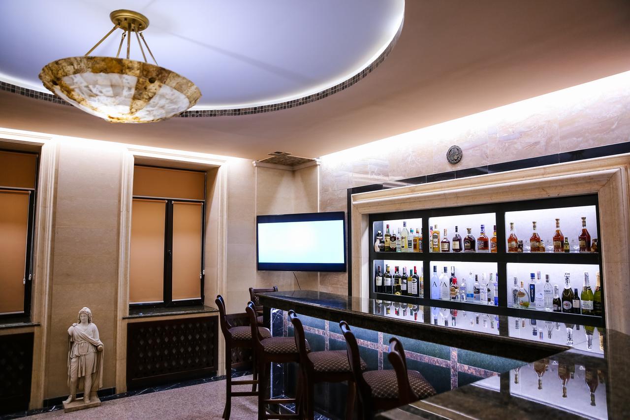 Dvin Hotel パヴロダル エクステリア 写真