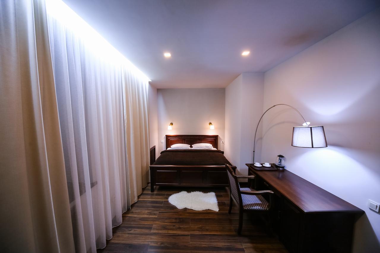 Dvin Hotel パヴロダル エクステリア 写真