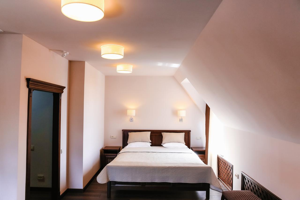 Dvin Hotel パヴロダル エクステリア 写真