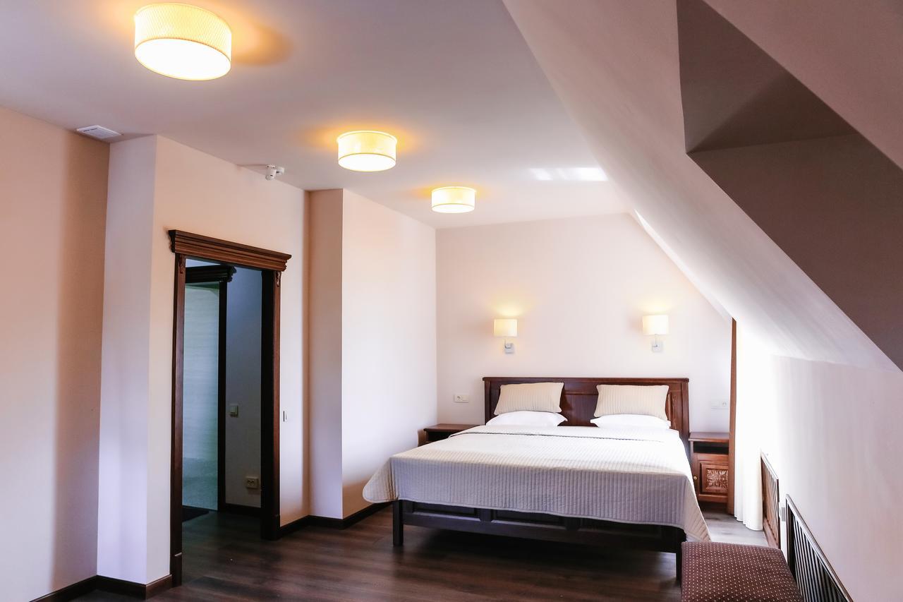 Dvin Hotel パヴロダル エクステリア 写真