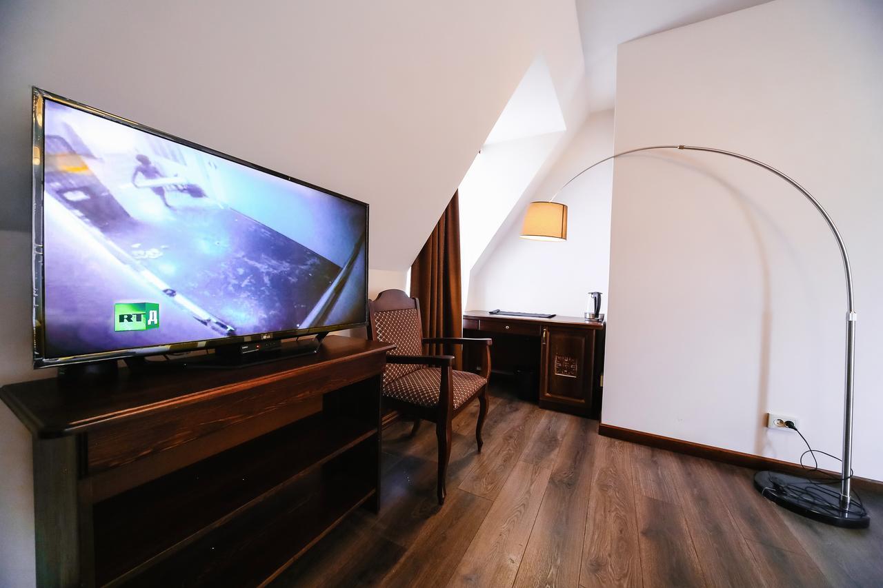 Dvin Hotel パヴロダル エクステリア 写真