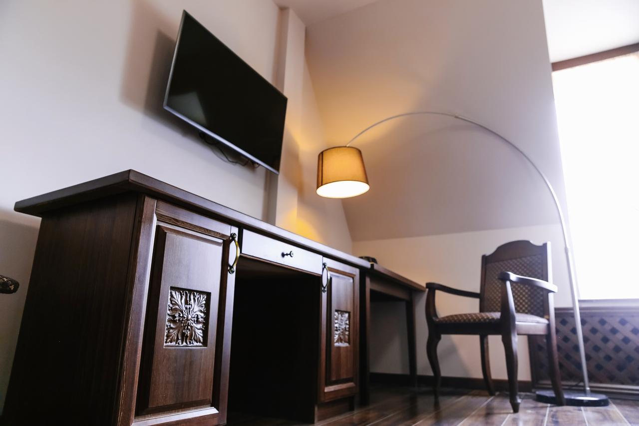 Dvin Hotel パヴロダル エクステリア 写真